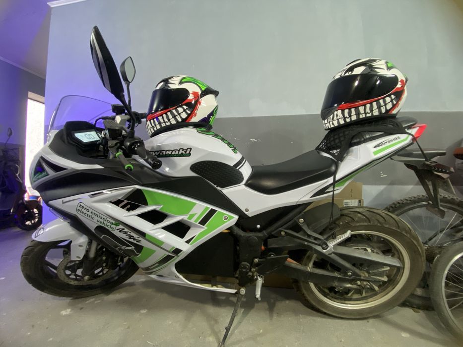 Електро мотоцикл Kawasaki Ninja