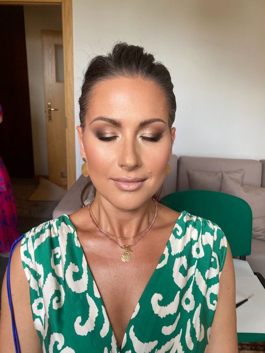 Makijaz, fale, loki oraz stylizacja brwi, atrakcyjne ceny