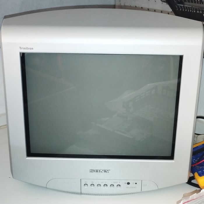 T V CRT Sony Trinitron 14"