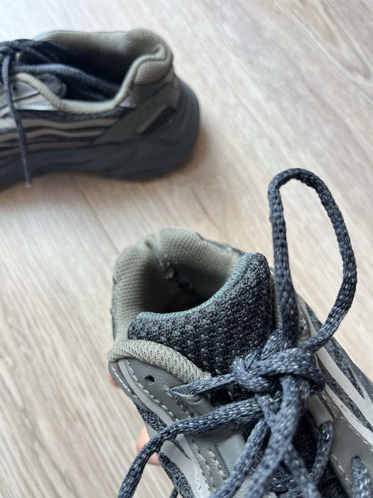 Yeezy Boost 700 v2 ‘Geode’ Buty Sneakers Rap Streetwear