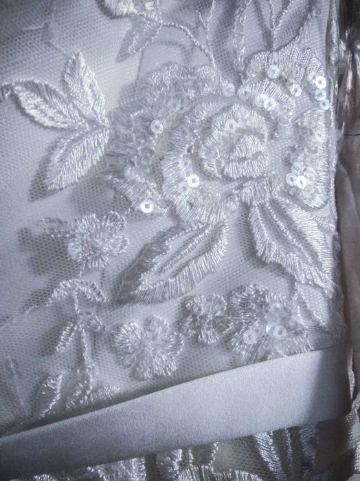 Весільна сукня дуже гарна та ніжна р. M/L