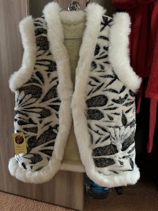 Жилетка із овечої шерсті