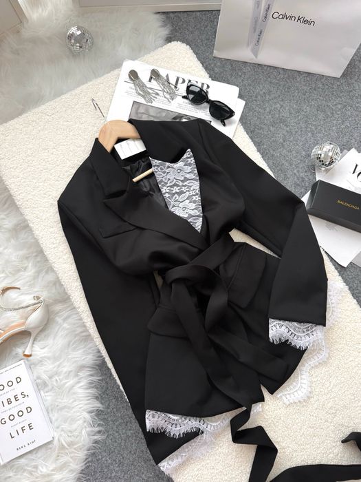 Піджак з мереживом хіт цього сезону