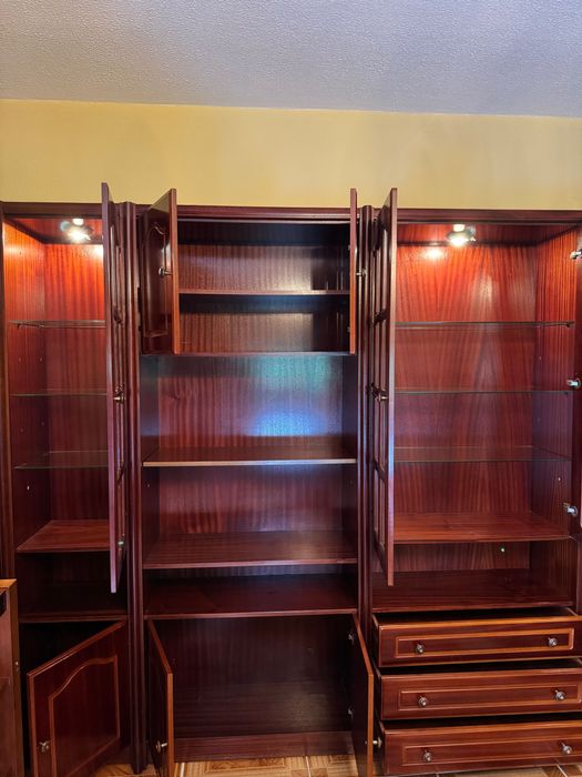 Mobília de sala de jantar completa