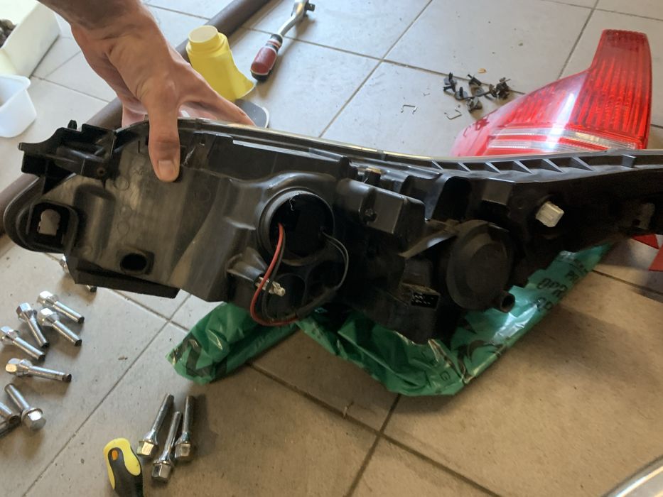 Citroen C4 lampa przód prawa