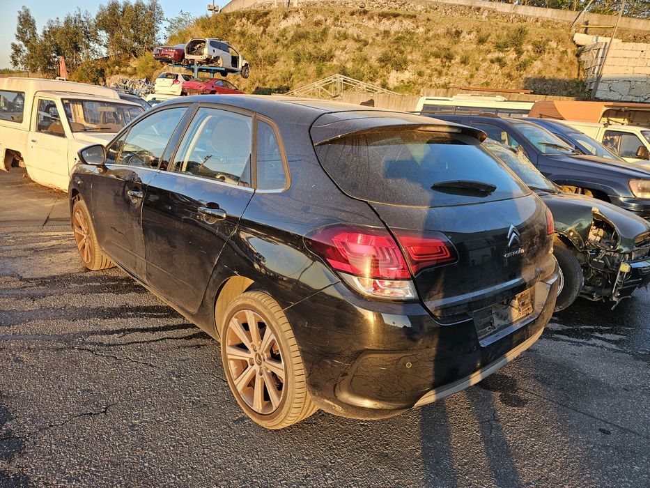 Citroën C4 II 1.6 BlueHDi de 2016 para peças