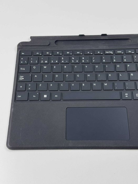 Клавіатура для планшета Microsoft Surface Pro Signature Keyboard Black (з тачпадом, з підсвіткою, іспанська розкладка)