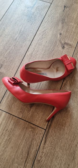 Szpilki koralowe, włoskie Mario Bolucci rozm. 39