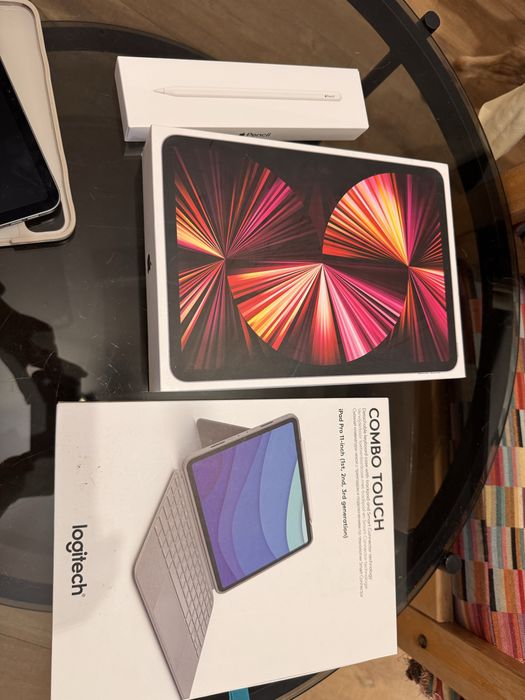 iPad Pro 11” M1 256 GB + Apple Pencil + Logitech Combo Touch | ZESTAW