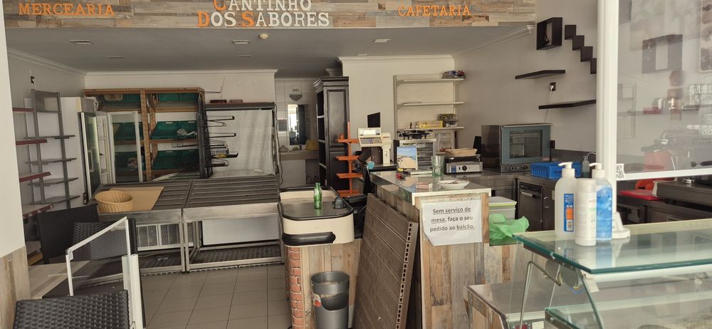 Aluguer loja cafetaria e Mercearia Torres vedras central