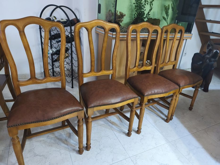 Mesa de jantar C/4 Cadeiras