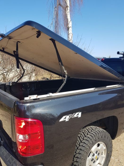 Sprzedam pokrywę paki do Silverado gmt 900, długość 2m.