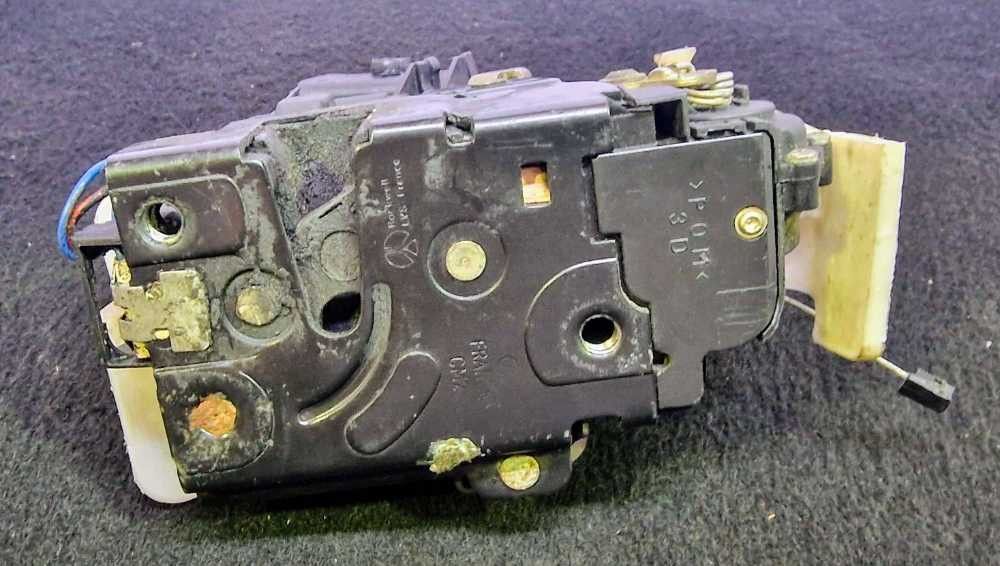 Fechadura / Fecho Porta Frente Direito VW PASSAT B5.5 (3B3) ano 2002