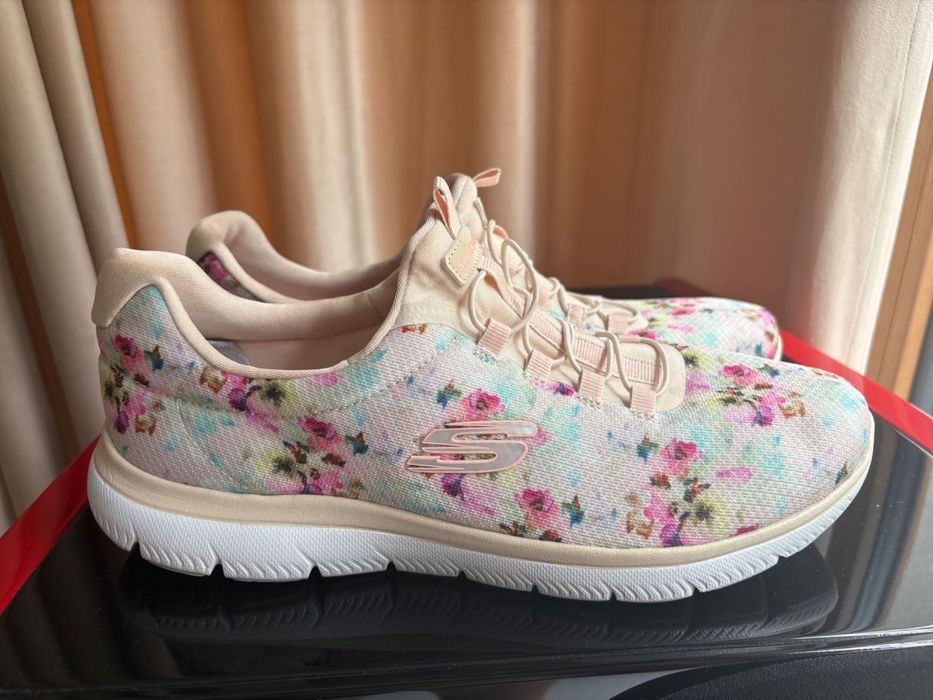 Skechers damskie w kwiaty rozmiar eur 40