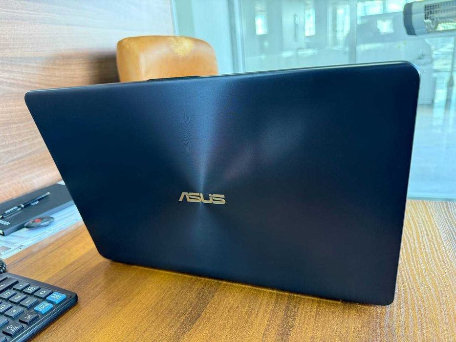 ASUS VivoBook 17 X705u