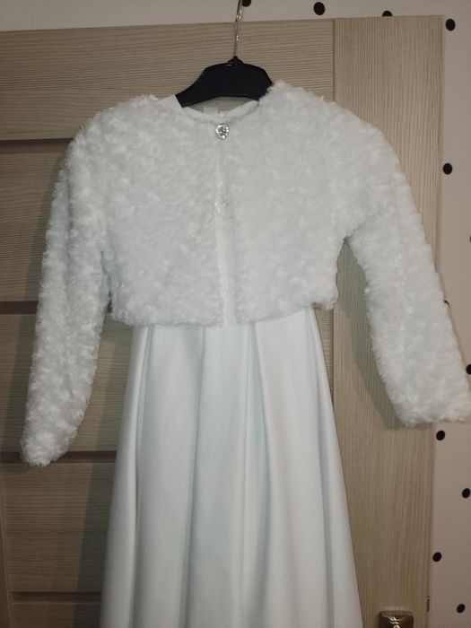 Sukienka komunijna dla szczupłej dziewczynki