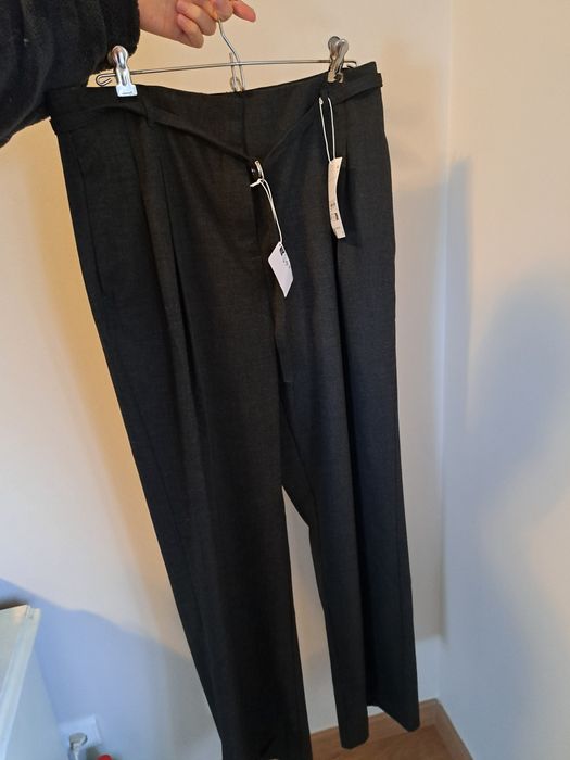 Calças de senhora novas