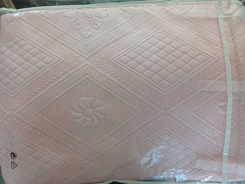 Colcha rosa para cama de casal