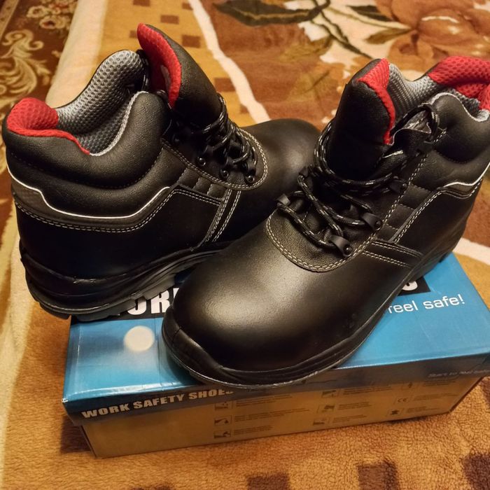 Взуття робоче, захисне 42, 43