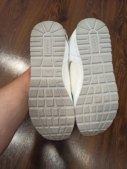 Продам кросівки ESPRIT 40 розмір