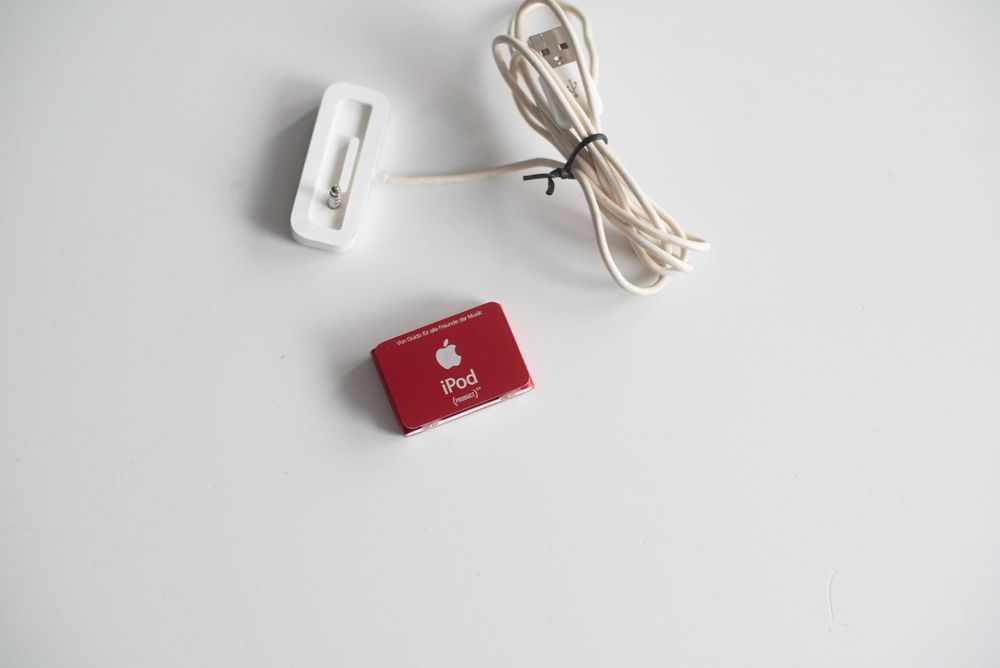 odtwarzacz MP3 Apple iPod Shuffle 4 RED