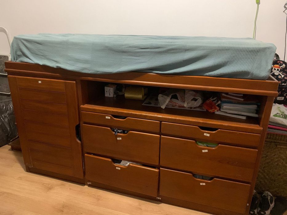 Cama com secretaria, gavetas e escada com arrumação, valor negociável