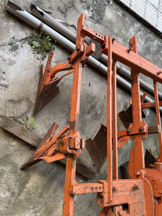 Charrua Vinhateira Hidráulica Calucho