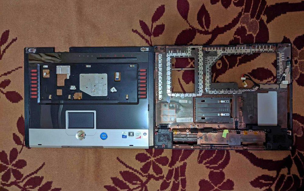 Ноутбук Asus G2Sg на детали: клавиатура, кулер,модули Wi-Fi,охлаждение