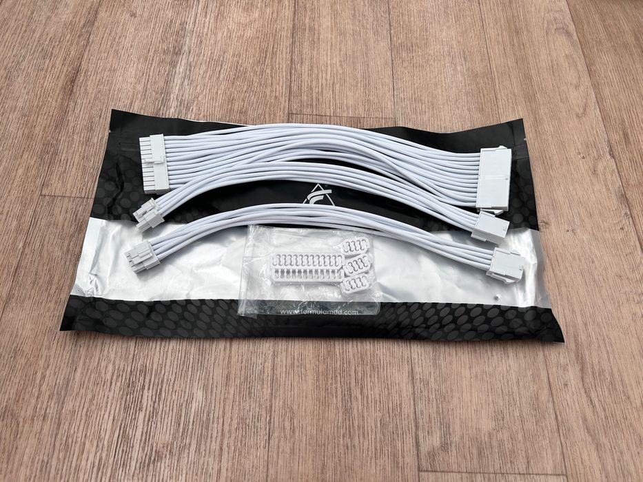 Кастомні кабелі FormulaMod білі