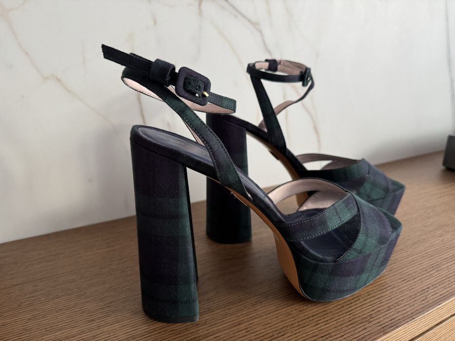 Buty, sandały na wysokim obcasie, słupku, platformy