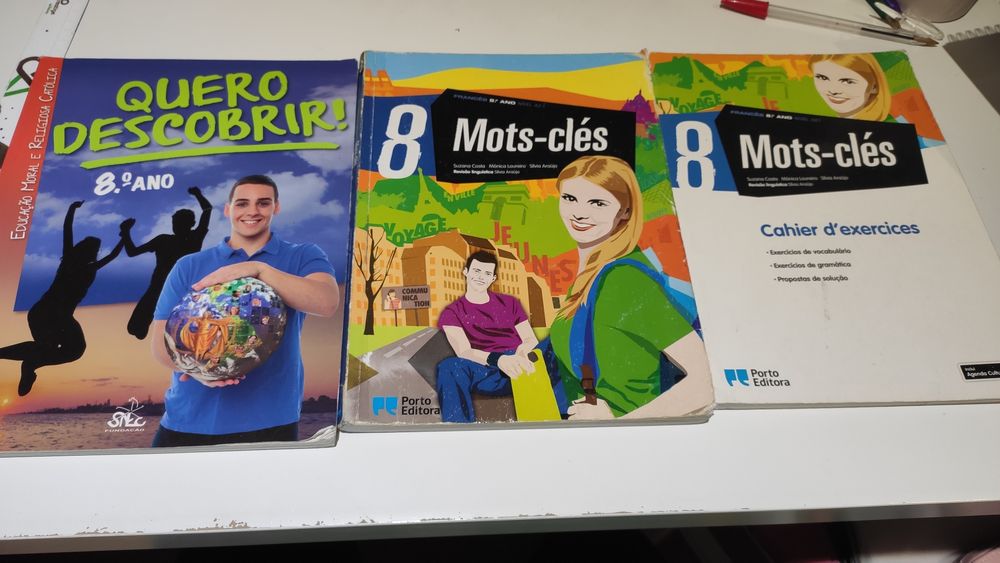 Livros escolares 8º ano