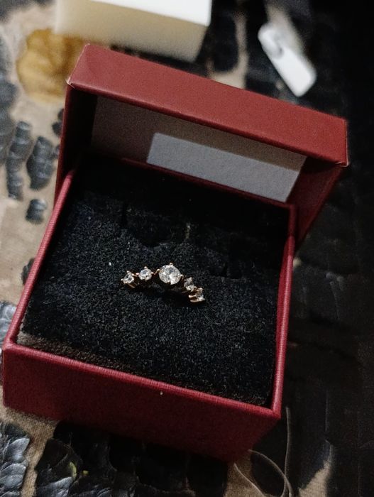 Кільце,золото,з камінням