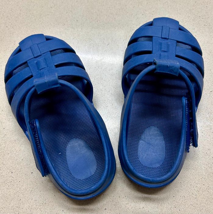 Sandálias da lefties respeitadoras