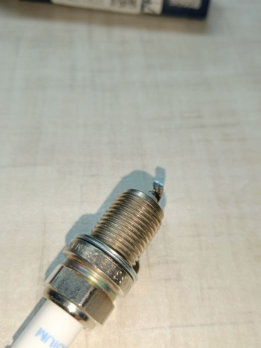 Свечи зажигания Bosch Platinum Iridium  FR6LI332S   96344