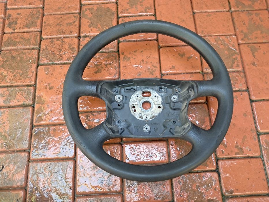 Руль Шкода Фольксваген А5 Тур Суперб Golf Пассат Джетта Т4 Т5