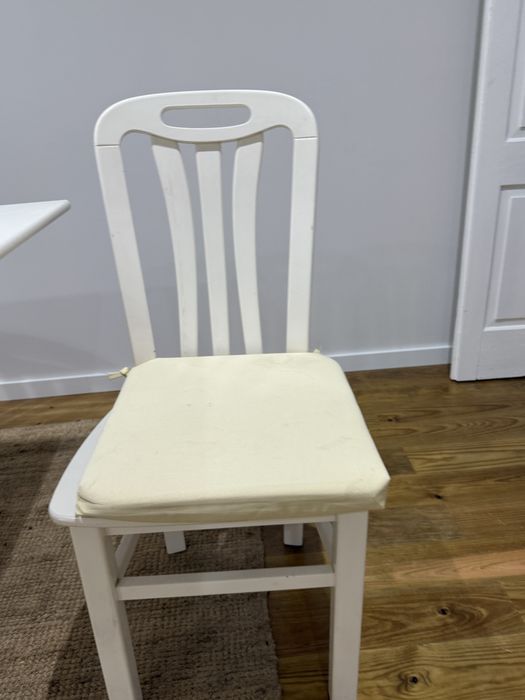 Vendo mesa extensivel até 1.70mts + 4 cadeiras como novas