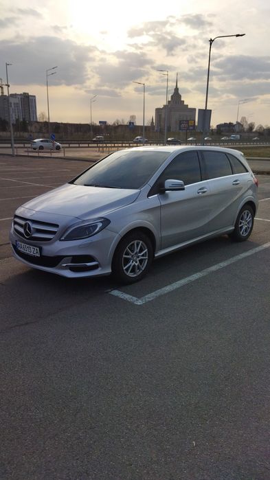 Mercedes Benz B 250E