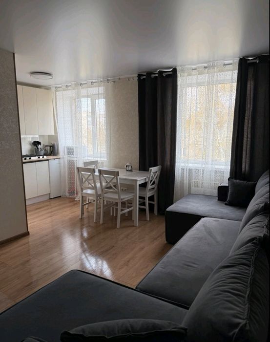 Сдам Посуточно  2, 3 комн. квартиры. Обустроены Центр