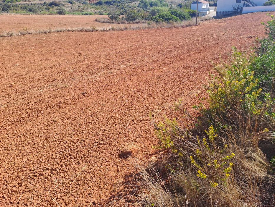 Terreno Agricola no centro do Bairro Abrigada, Alenquer