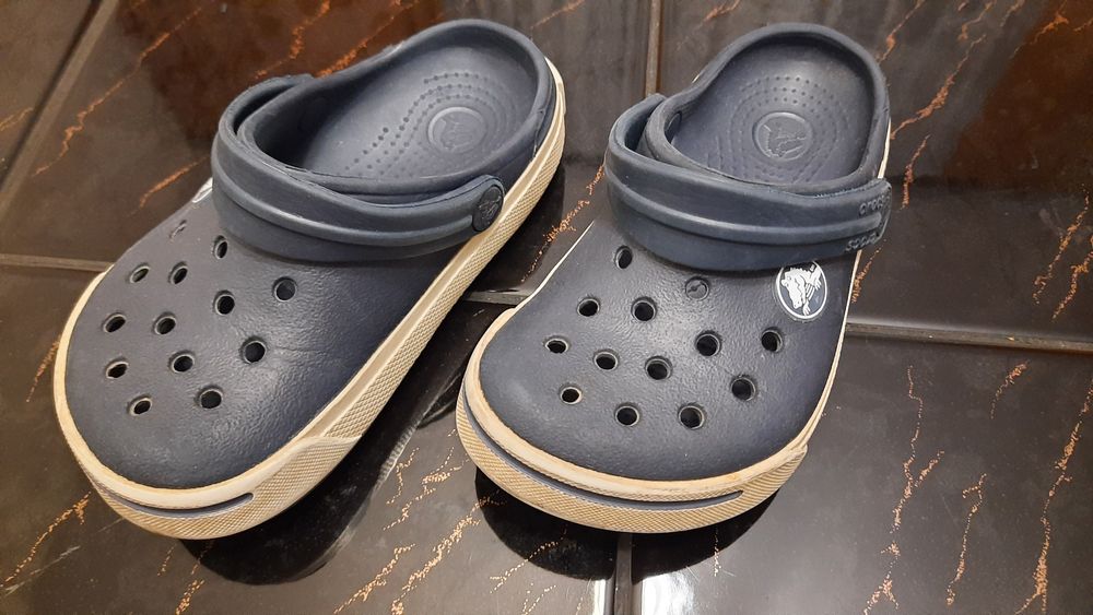 Crocsy 8/9 r 24  wewnątrz 15,5 cm