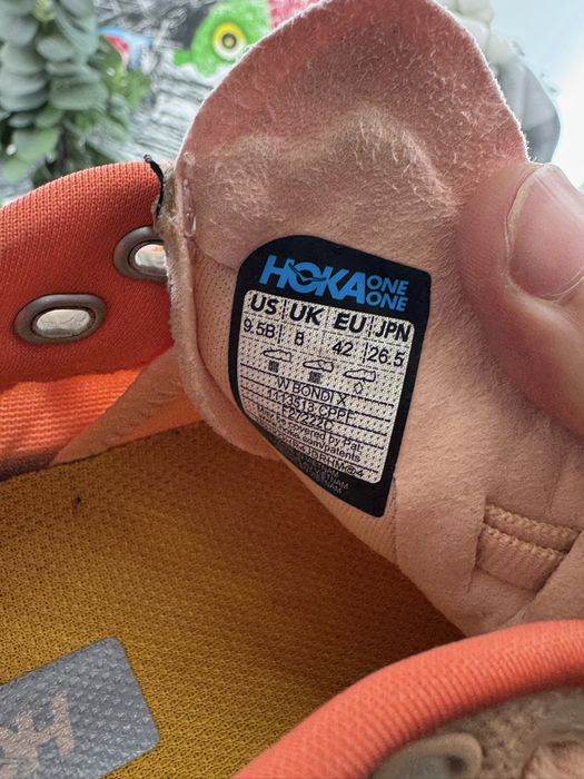 Кросівки Hoka Bondi X 42 розмір Е16474