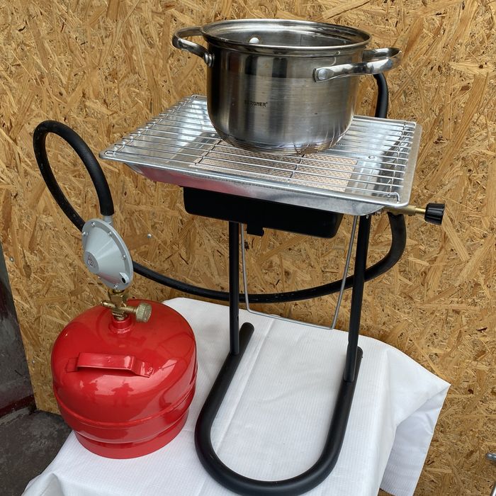 Газовый обогреватель плита Nurgaz на подставке 3500 Вт