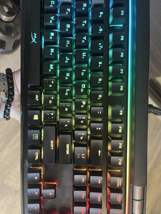 Alloy Elite RGB механична клавиатура