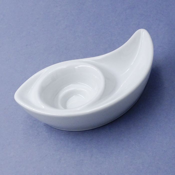 biały designerski porcelanowy świecznik