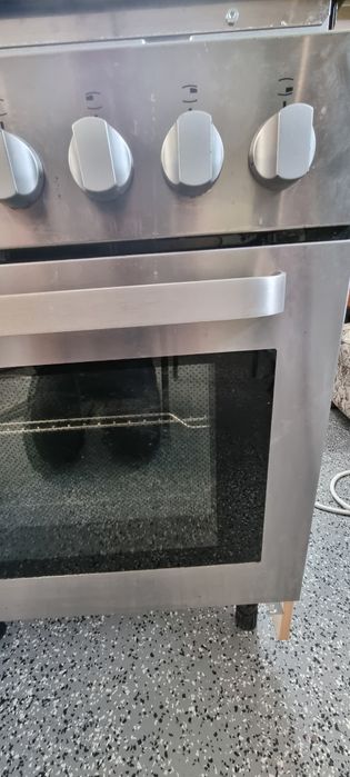 Piekarnik z plyta ceramiczna