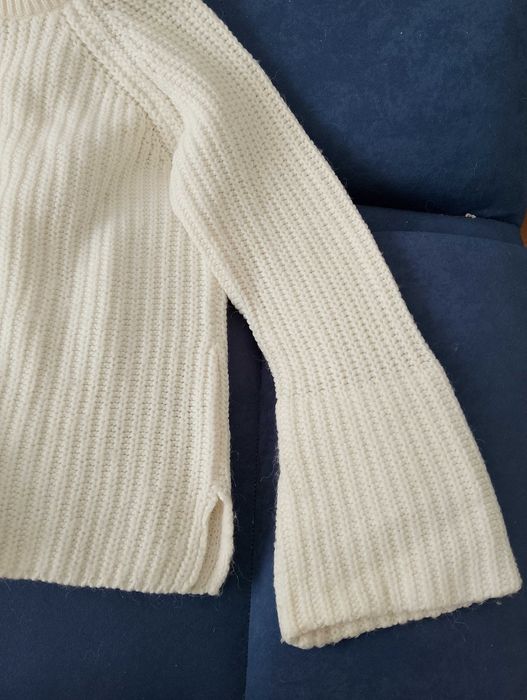 15% alpaka. Śliczny sweter damski. Szerokie rękawy.