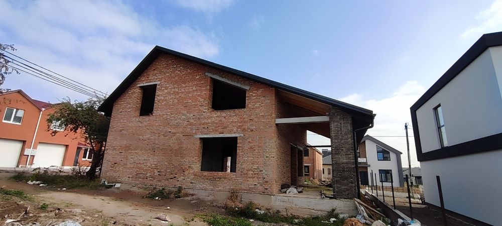 Продаж сучасного 2 поверхового будинку в престижному передмісті