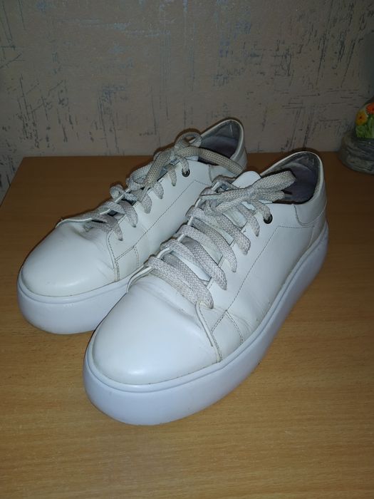 Кожаные кеды кроссовки