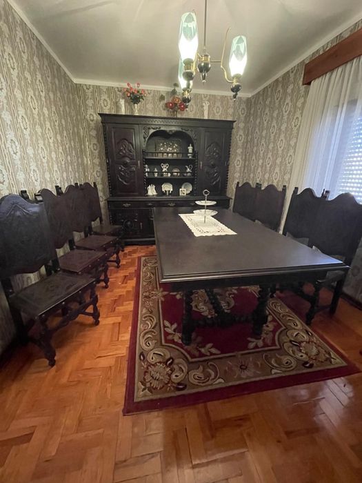 Conjunto de sala de jantar antigo