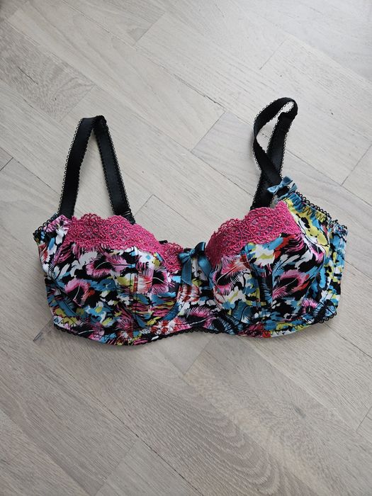 Biustonosz Bravissimo bardotka 28F